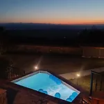 Momino Vila Avren