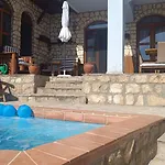 Vila Momino *