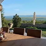 Vila Momino Avren