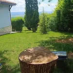 Momino Vila Avren