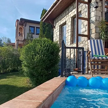 Луксозна вила Momino