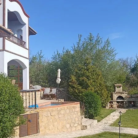 Луксозна вила Momino