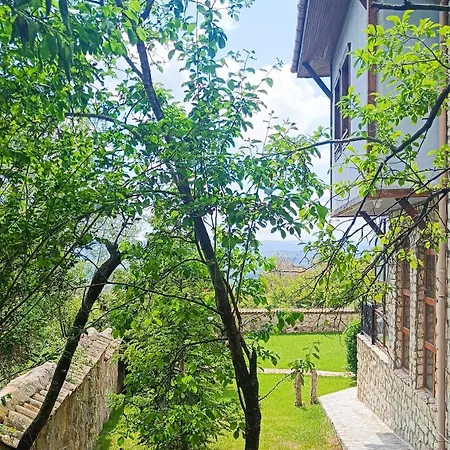 Луксозна вила Momino