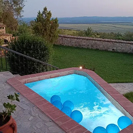 Луксозна вила Momino Avren