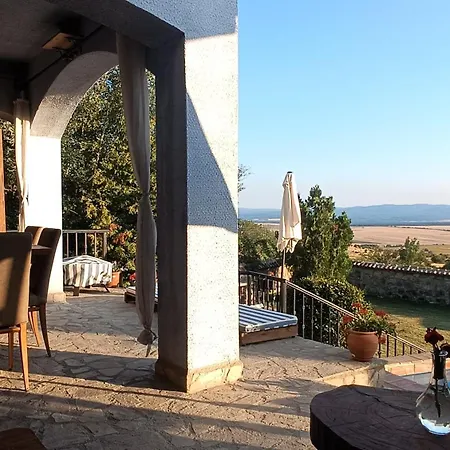 Луксозна вила Momino *