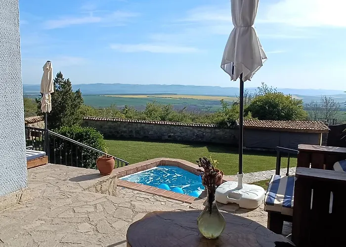 Вилла Momino Avren