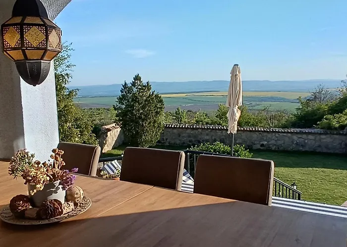 Вилла Momino Avren